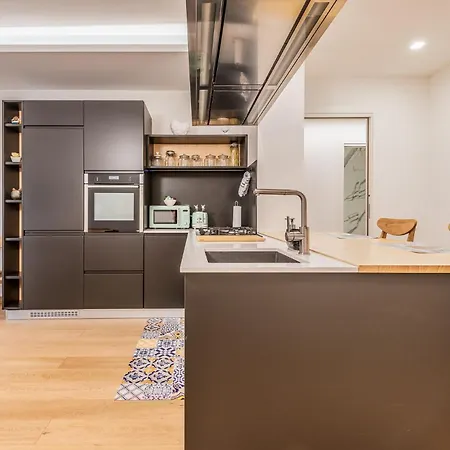 Luxury Via Montenevoso 4 Pax Wi-fi شقة ميلان