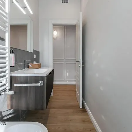 Luxury 2-bedroom Station * Milan