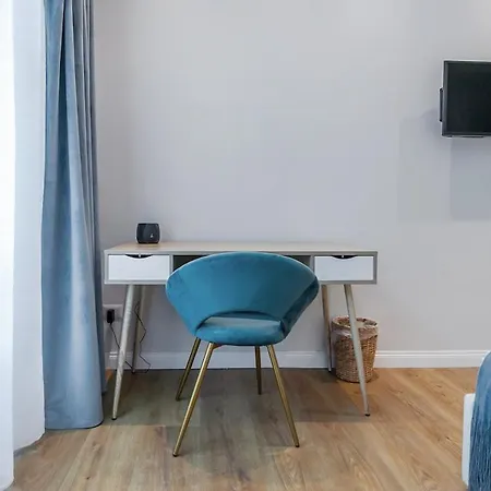 Luxury 2-bedroom Station