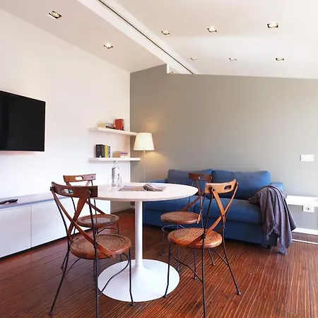 Contempora - Attic With Terrace In The Heart Of Porta Romana アパート ミラノ