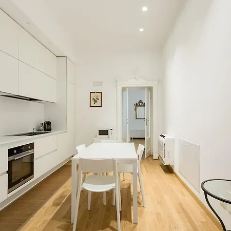 Design Flat In Porta Venezia *