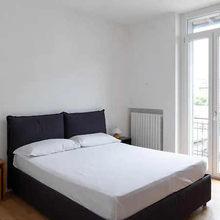 Luminoso Trilocale Con Ampio Terrazzo - Mirable Pm Lägenhet