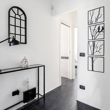 Luminoso Trilocale Vicino Stazione Lejlighed *