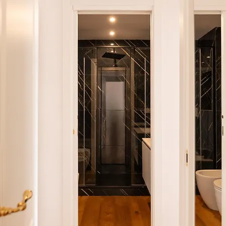 Lusso, Stile E Un Meraviglioso Terrazzo Nel Cuore Di شقة *