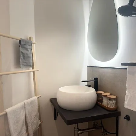 Appartamento Mch Navigli - 6 Stops To Duomo, Modern With Ac And Wifi Milano