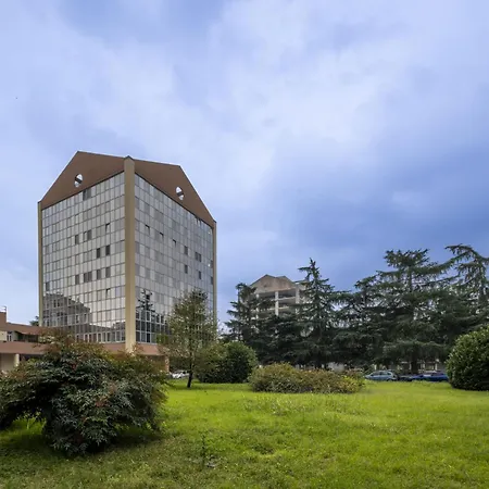 Lotus By Interhome ミラノ