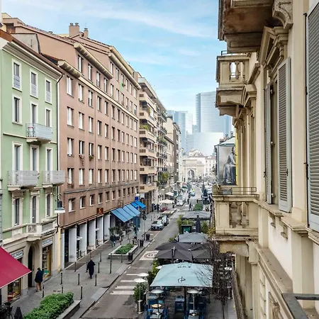 Luxury 3 Bedrooms In Brera Apartment