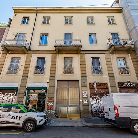 Vecchia Milano, 10 Minutes From The Duomo Апартаменты