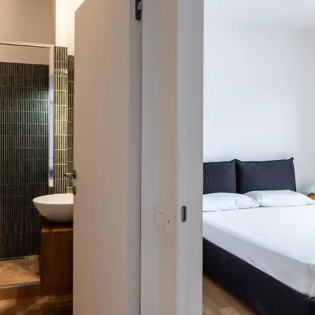 Luminoso Trilocale Con Ampio Terrazzo - Mirable Pm Lägenhet