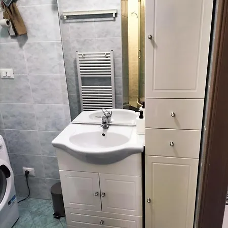 Апартаменты Nina House Yellow Metro Affori Center Милан