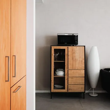 Large Milan's Navigli - 5 Gu... * Milano