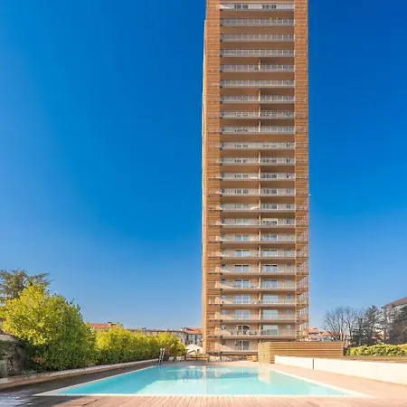 아파트 Giaxtower Gym & Pool Romantic Pool View 밀라노