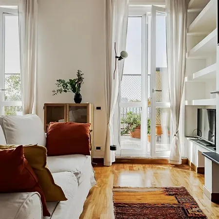 Center Rooftop With Terrace In Porta Romana * Milão