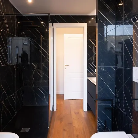 Lusso, Stile E Un Meraviglioso Terrazzo Nel Cuore Di Lägenhet