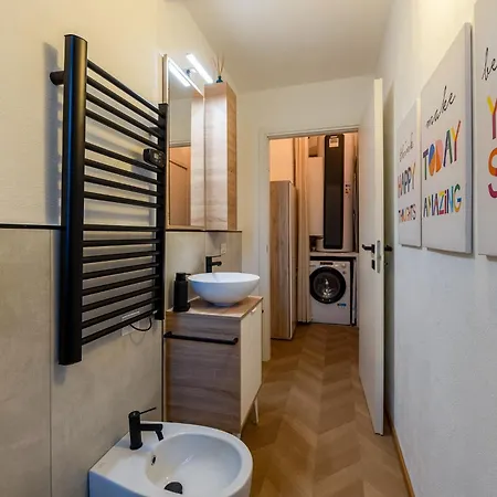 Lägenhet Private Garden & Metro 2 Min - Wooden Wave Flat Milano