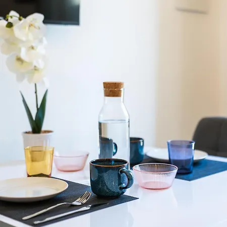 شقة Habesha Flats - A Quiet Retreat Just Steps From The Metro M1 *