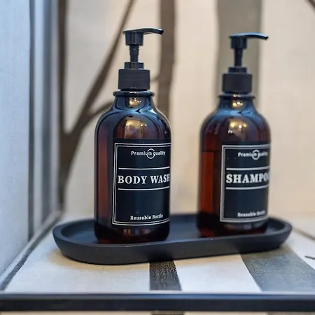 Private Garden & Metro 2 Min - Wooden Wave Flat Апартаменты *