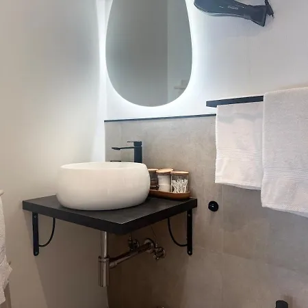 Appartamento Mch Navigli - 6 Stops To Duomo, Modern With Ac And Wifi Milano