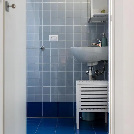 Habesha Flats - A Quiet Retreat Just Steps From The Metro M1 Daire Milano