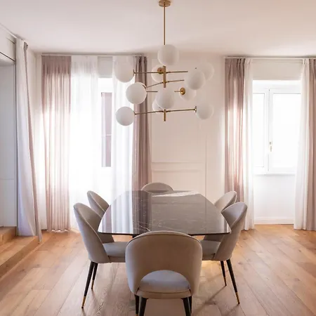 Lusso, Stile E Un Meraviglioso Terrazzo Nel Cuore Di Lägenhet *