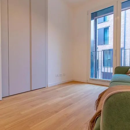 Olgiati Twelve - 3 Charming Bedrooms And Gym