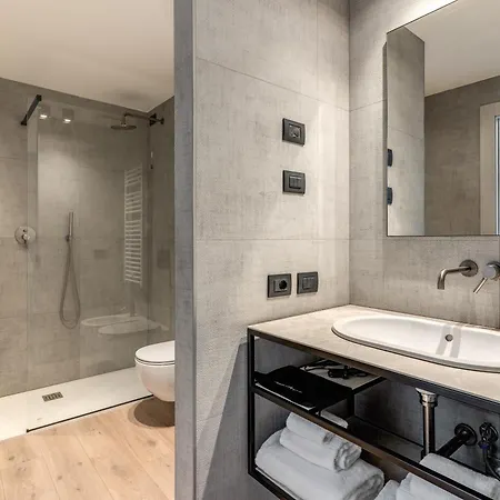 Seety Porta Romana Corte *