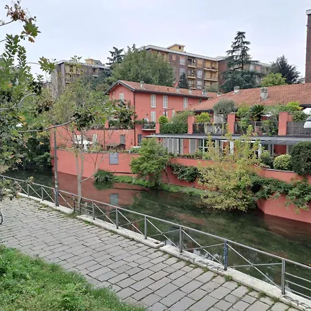 Il Giardino Dell'artista Con Parcheggio E Giardino A *