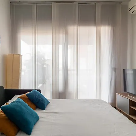 Apartamento Con Terrazzo Sui Tetti Milanesi Milán
