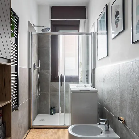 Appartement Con Terrazzo Sui Tetti Milanesi