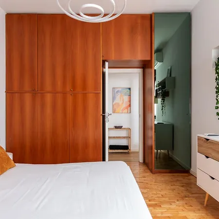 Con Terrazzo Sui Tetti Milanesi شقة