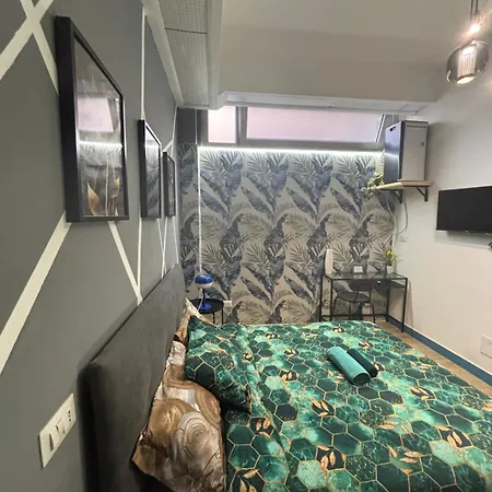 Underground 3* ميلان