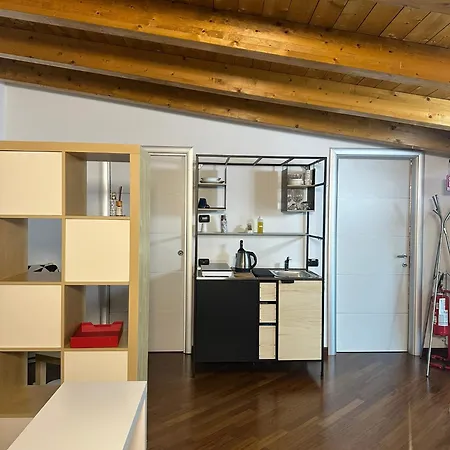 Casa Di Chloe - A 4 Minuti A Piedi Dai Navigli - A 20 Minuti A Piedi Dal Duomo Daire Milano