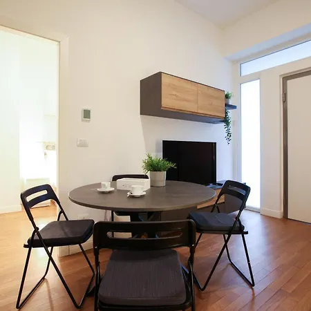 Apartment Hacca Collection - Charming Gem In Corso Magenta&sant'ambrogio Mailand