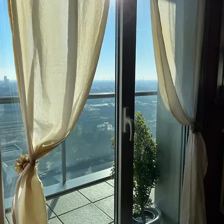Skyline15-elegant Panoramic Apartment-metro M1- Only 20 Minutes From Cathedral * ميلان