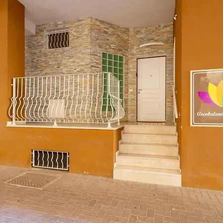 아파트 Modern And Cozy In Darsena Area 밀라노