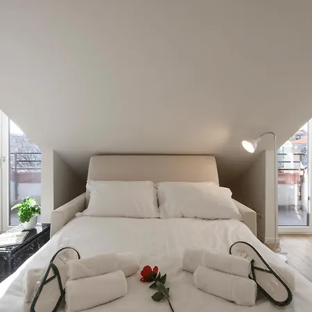 Novara, 6 - Attic With Style Milão