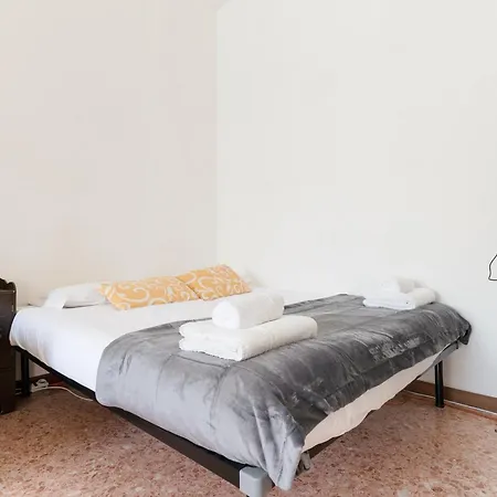 Guesthost - Corso Lodi Comfy * Milán