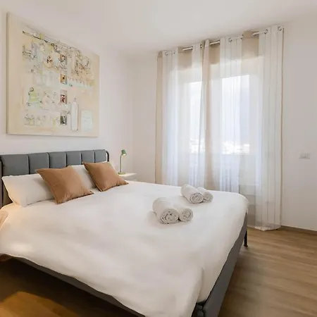 Wonderful In Design District - 2 Bedroom