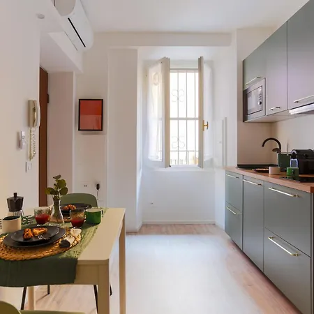 The Rent - Cozy One-bedroom In The Paolo Sarpi Area *