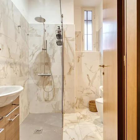 Elegant Three In Porta Romana By Mastery Apartment