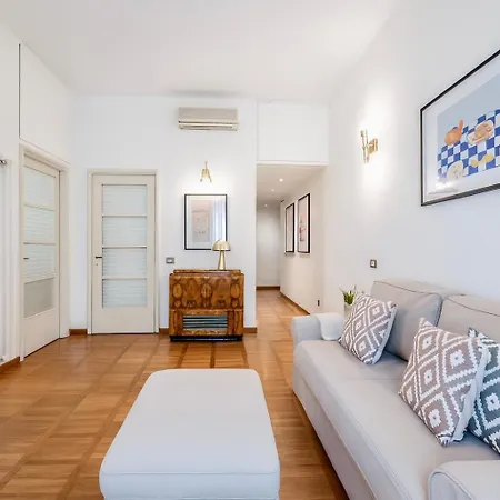 The Boutique - Spacious With Balcony - M3 Repubblica 2 Stops To Montenapoleone Duomo , 1 Stop To Station - Center
