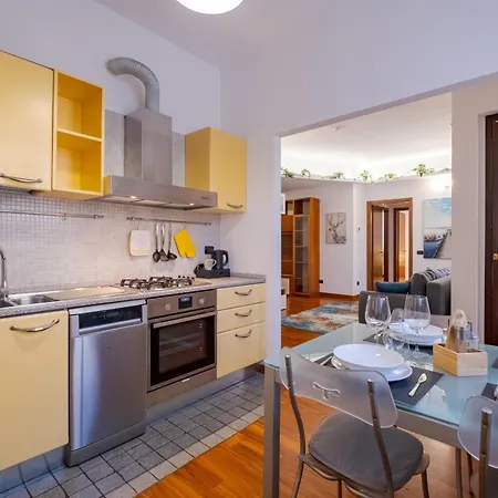 Trilocale Spazioso E Accogliente L 7 Ospiti I 2 Bagni I Box Incluso I A Niguarda Apartmán *