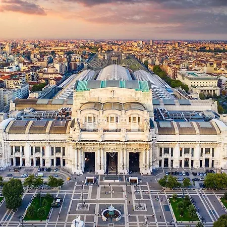 Stazione Centrale-duomo - With Terrace Apartmán
