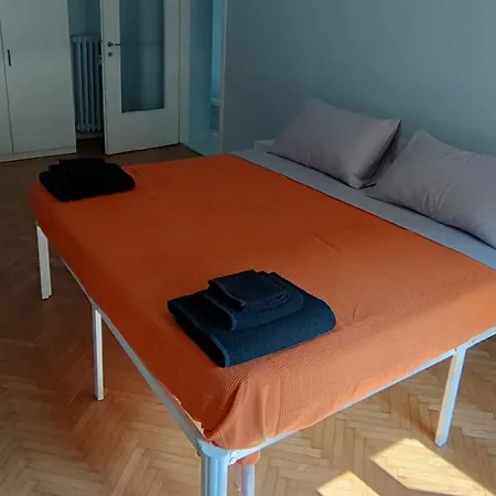 Cozy & Contemporary 2 Bdrm 1 Bthrm In Citta Studi