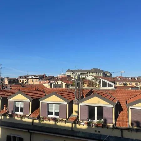 Luminoso Con Garage Privato Gratuito * Milánó