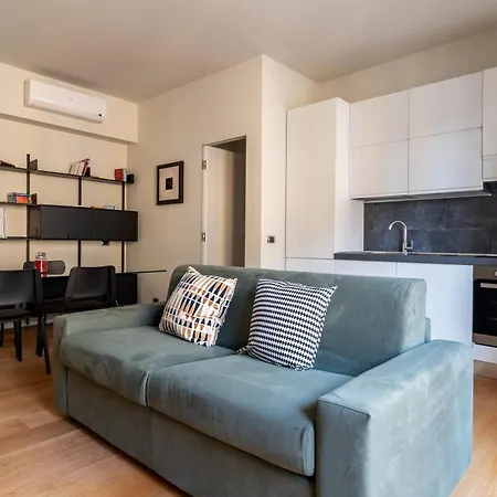 Fusetti Elegante Con Balcone In Zona Navigli Милан