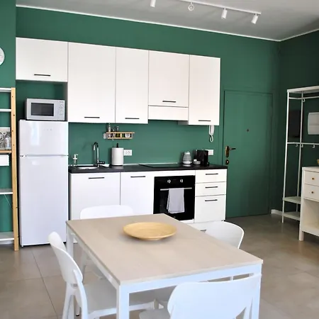 Appartement Intero Zona Prada, Metropolitana M3 Brenta Milaan