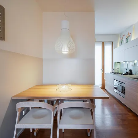 Luca Darsena Viale Papiniano 公寓