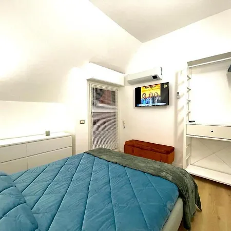 Cozy On An Upper Floor Near Missori And Vetra Metro Station *