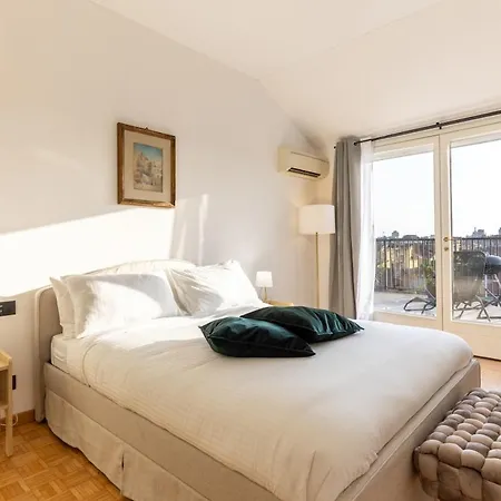 Duomo 7 Min - Panoramic Terrace & Two Bedrooms מילאנו